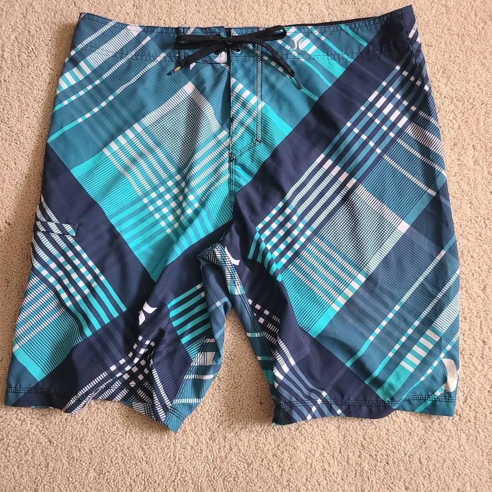 Hurley board shorts size 34, blue/white